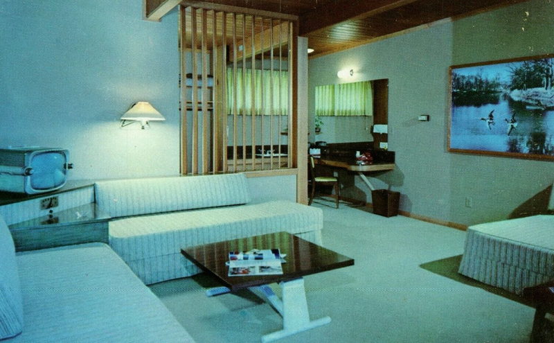 Clair Inn (Travelers Lodge, Travelers Lodge) - Old Postcard (newer photo)